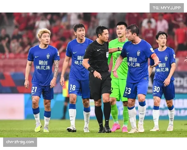 VAR技术全面引入首个赛季 争议判罚与技术进步并存